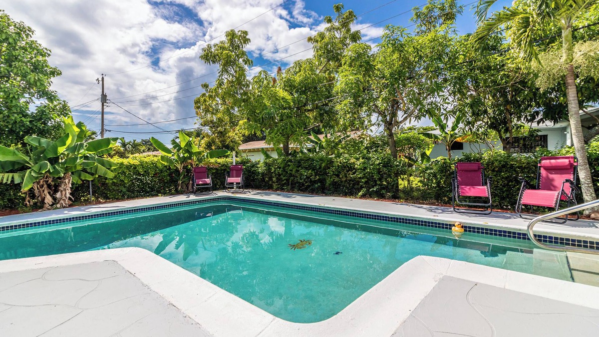 El Portal House | Spacious 5-bedroom, 2-bath home in picturesque El Portal, complete with AC