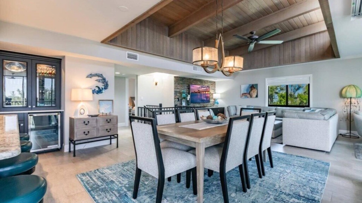 Sanibel Condo | Spacious 5-Bedroom Beachfront Condo with Stunning Gulf Views – Shorewood