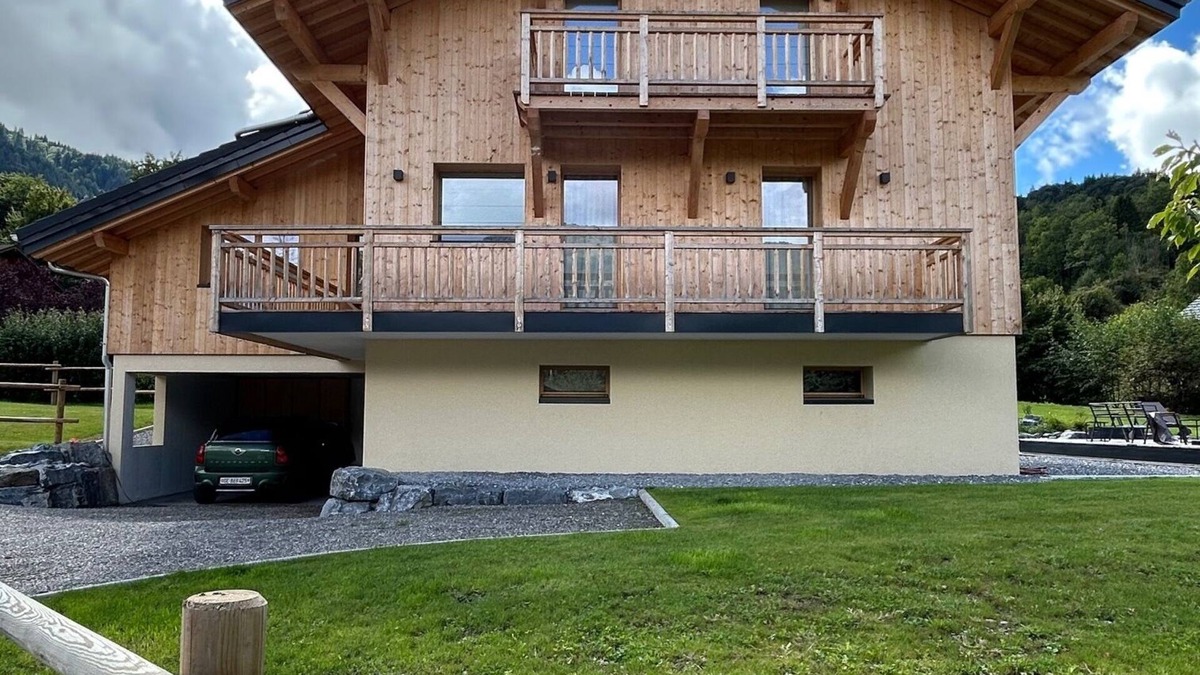 Morillon Ski Chalet | Spacious 5-bedroom chalet ski in ski out - sauna and seasonal pool 12 p Morillon