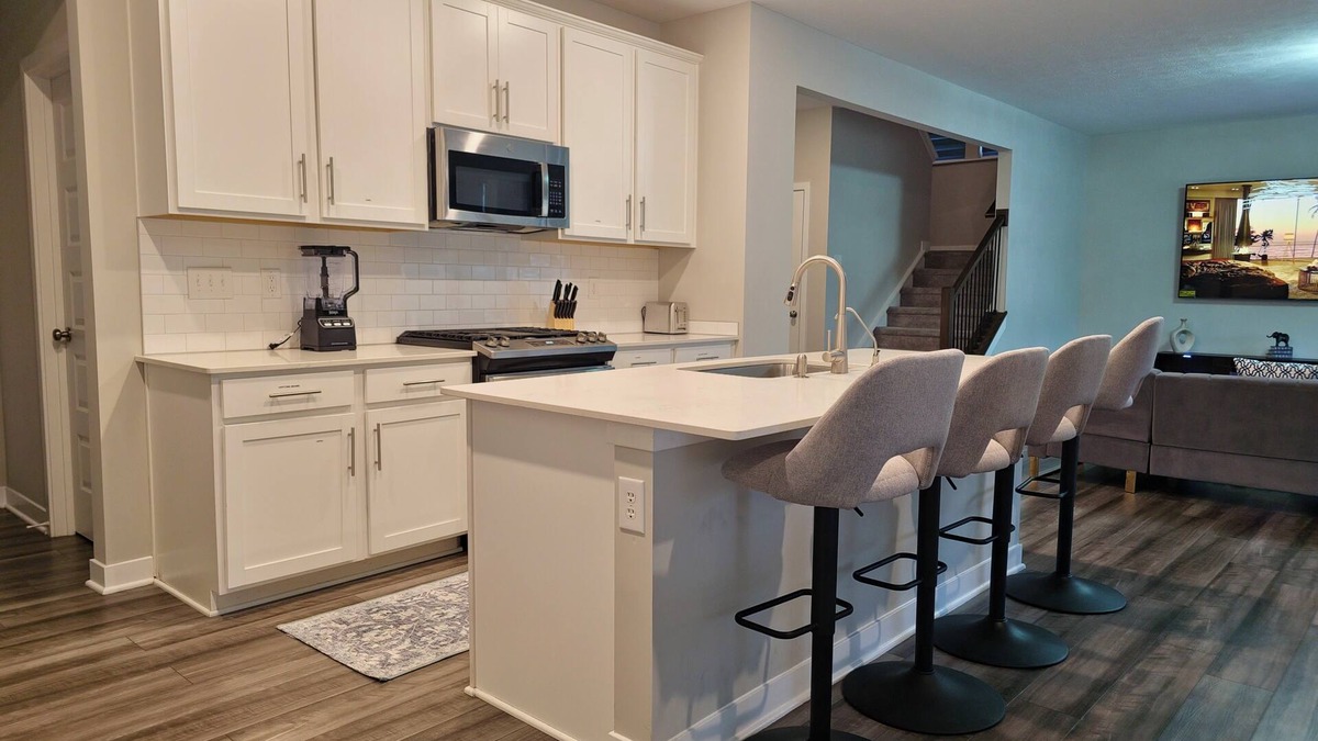 Brownsburg House | Spacious 5-bedroom house with WiFi, AC in charming Brownsburg