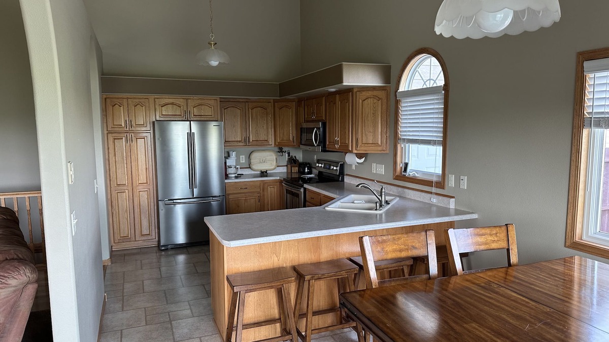 Rapid City House | Spacious 5 bedroom home, quick access to Rapid City and Black Hills area.