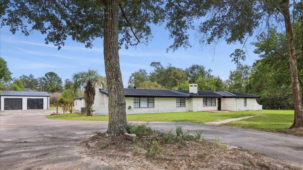 Deweyville House | Spacious 5-Bedroom Home in Orange