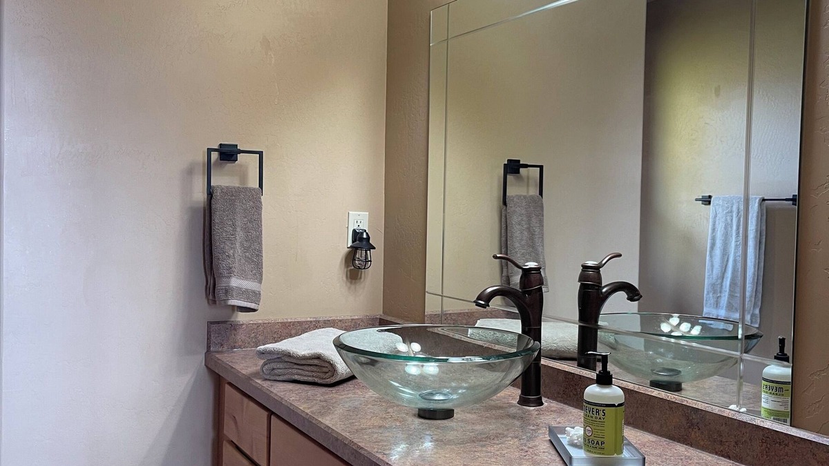 Bozeman House | Spacious 5-bedroom house in beautiful Belgrade with WiFi