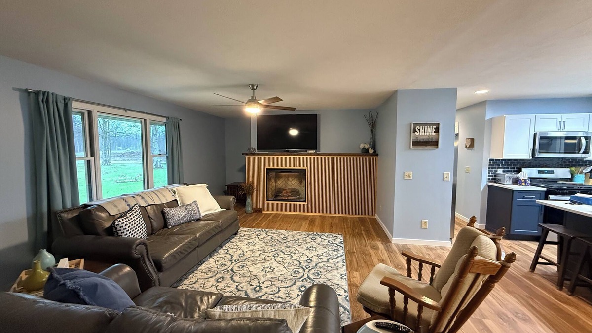 Benzonia House | Spacious 5-bedroom house just 5 min drive to Crystal Mountain Resort