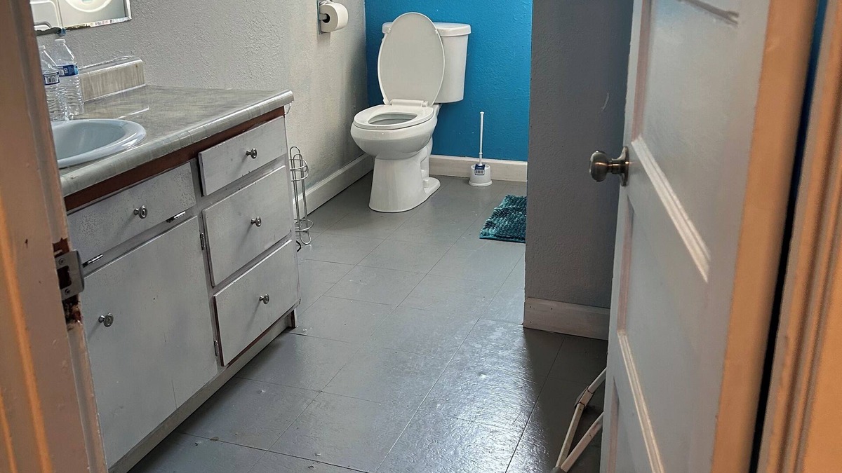 Crockett House | Spacious 5-bedroom house quiet peaceful safe Crockett withAC