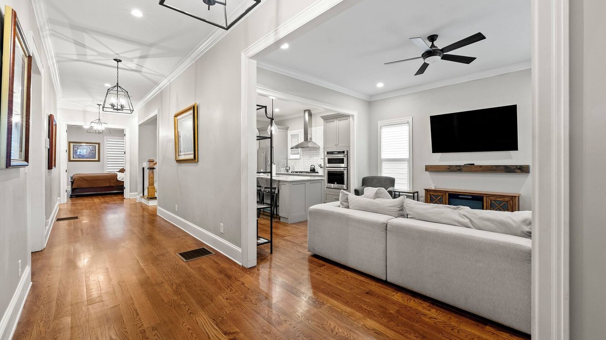Pittsburgh House | Spacious 5-bedroom house with WiFi, AC in delightful InTown Atlanta.