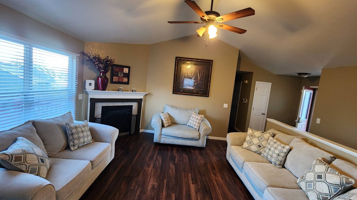 Greeley House | Spacious 5-bedroom house in beautiful Greeley with AC, WiFin
