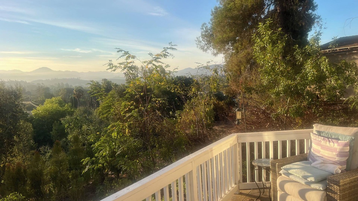 Mount Helix House | Spacious 5-bedroom house in lovely La Mesa with stunning views, lots of space