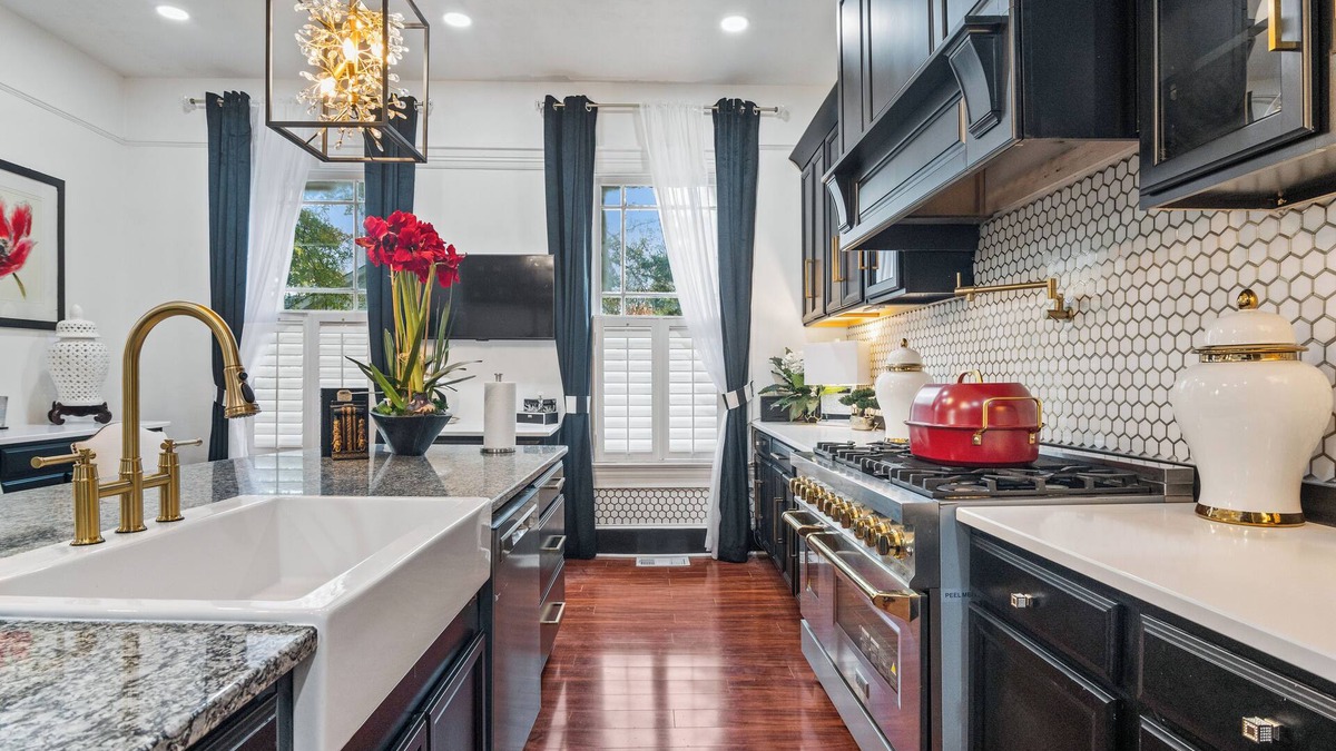 Opelika House | Spacious 5-bedroom house with WiFi, AC in welcoming Opelika