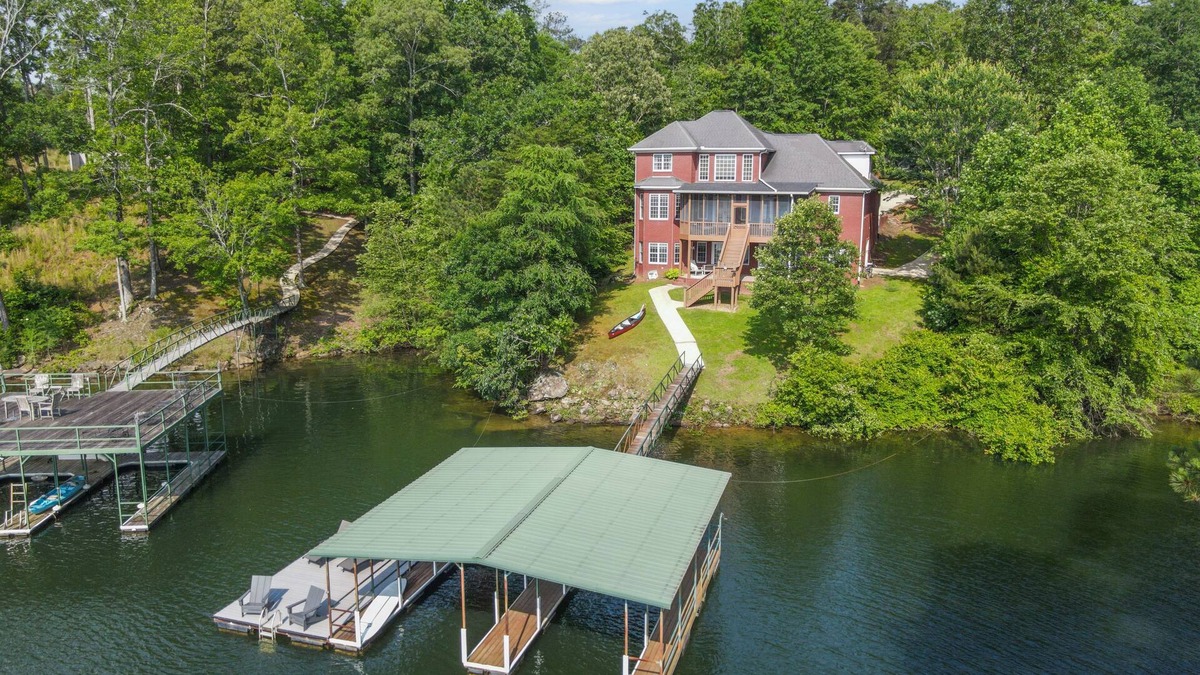 Arley House | Spacious 5-bedroom house with dock,swim platform,2 SUPs,& canoe in quaint Arley