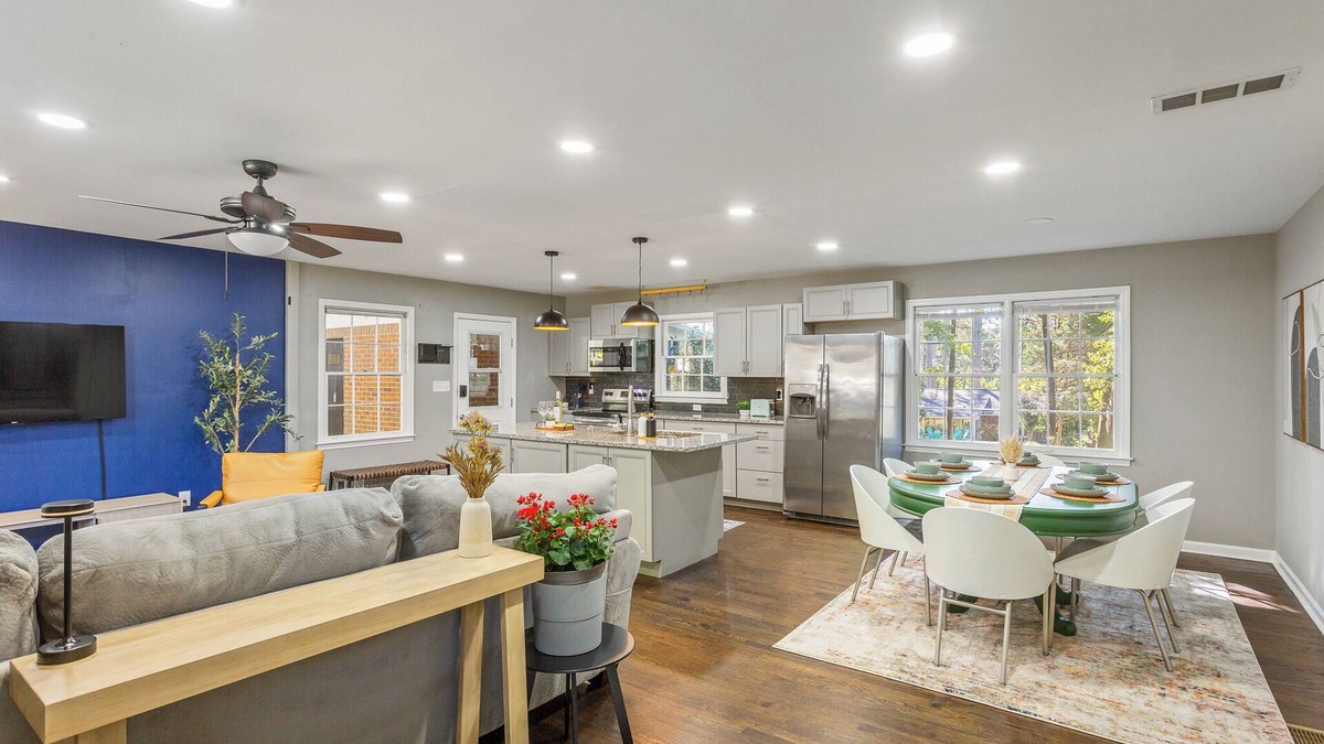 Tucker House | Spacious 5-bedroom House minutes from Downtown Tucker