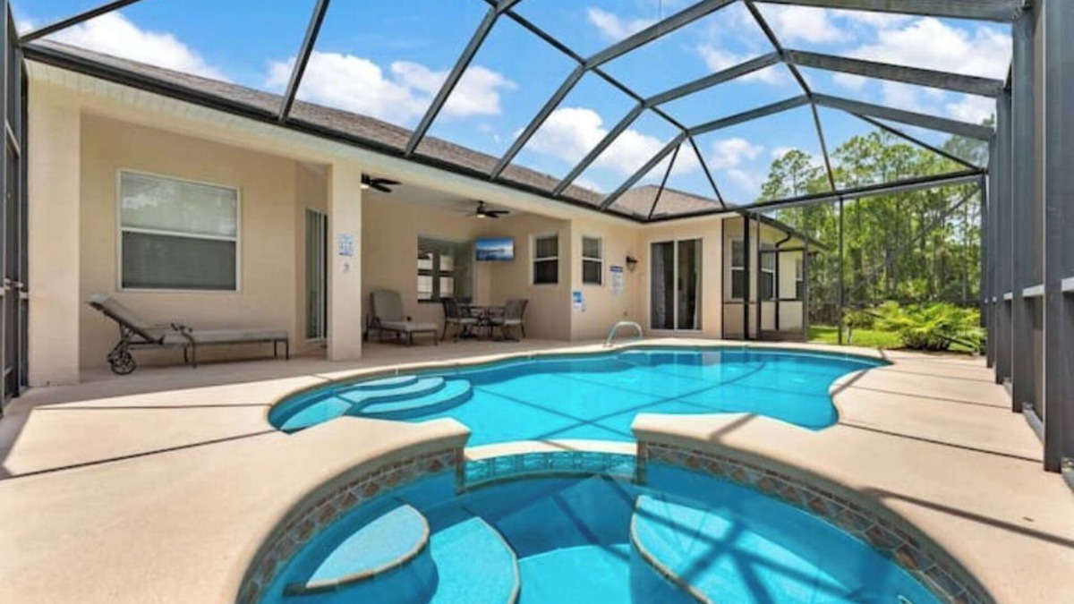 Port Malabar House | Spacious 5-bedroom Jewel with Pool
