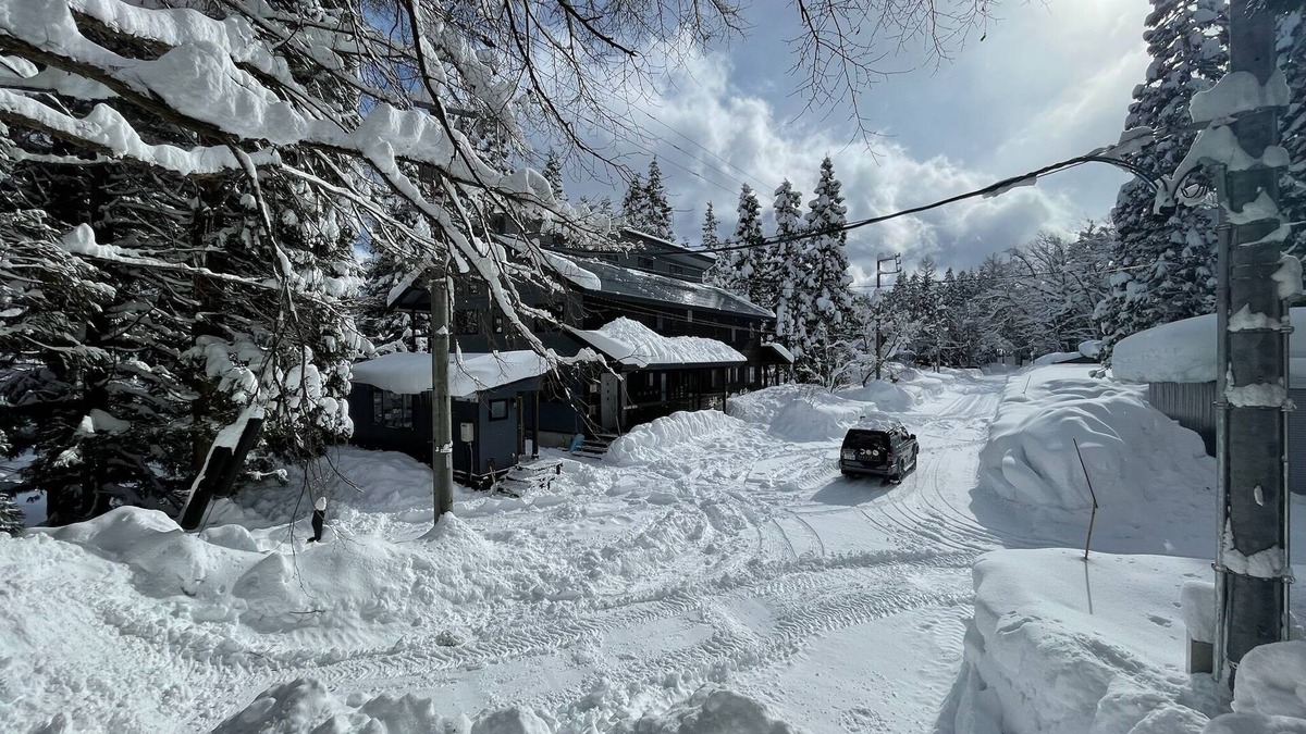 Iida Ski Chalet | Spacious 5-bedroom ski-in chalet—perfect for families and friends.