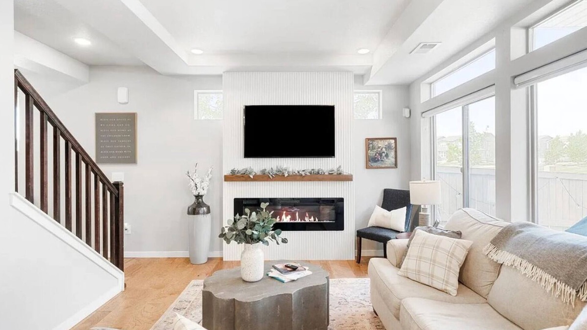 The Meadows House | Spacious 5-bedroom house in charming Castle Rock with AC, WiFi, fitness area