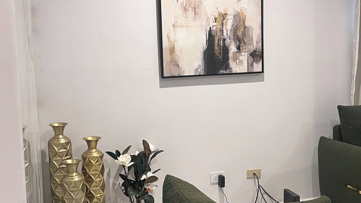 Des Plaines House | Spacious 5-bedroom house in nice Des Plaines with AC, WiFi