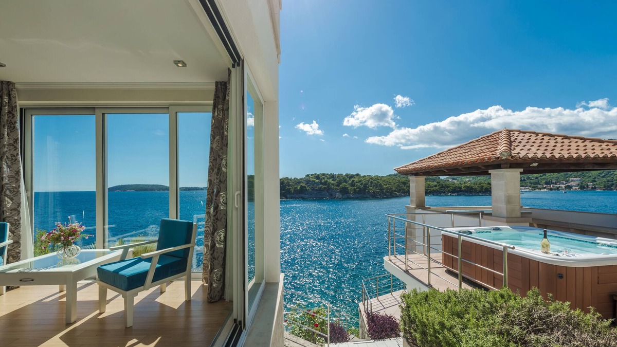 Stikovica Villa | Spacious 5 bedroom Villa K with sea access