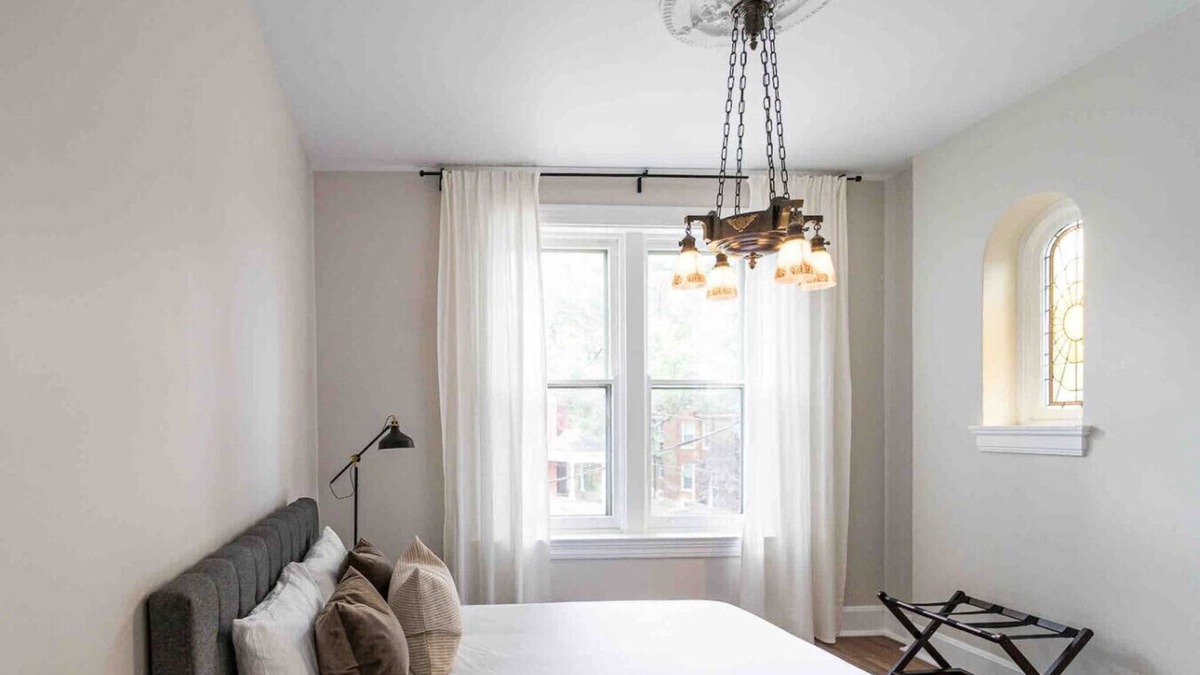 Clifton House | Spacious 5-BR Renovated Home-10 min drive to DT