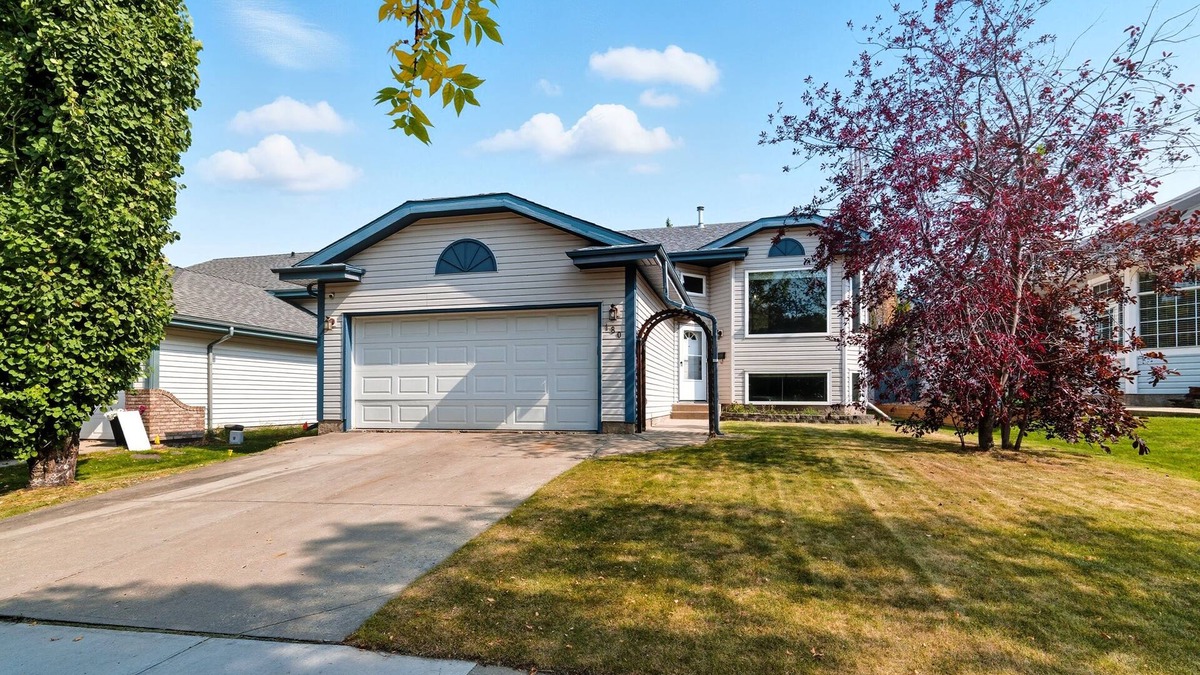 Sherwood Park House | Spacious 5BR Family Retreat in Sherwood Park