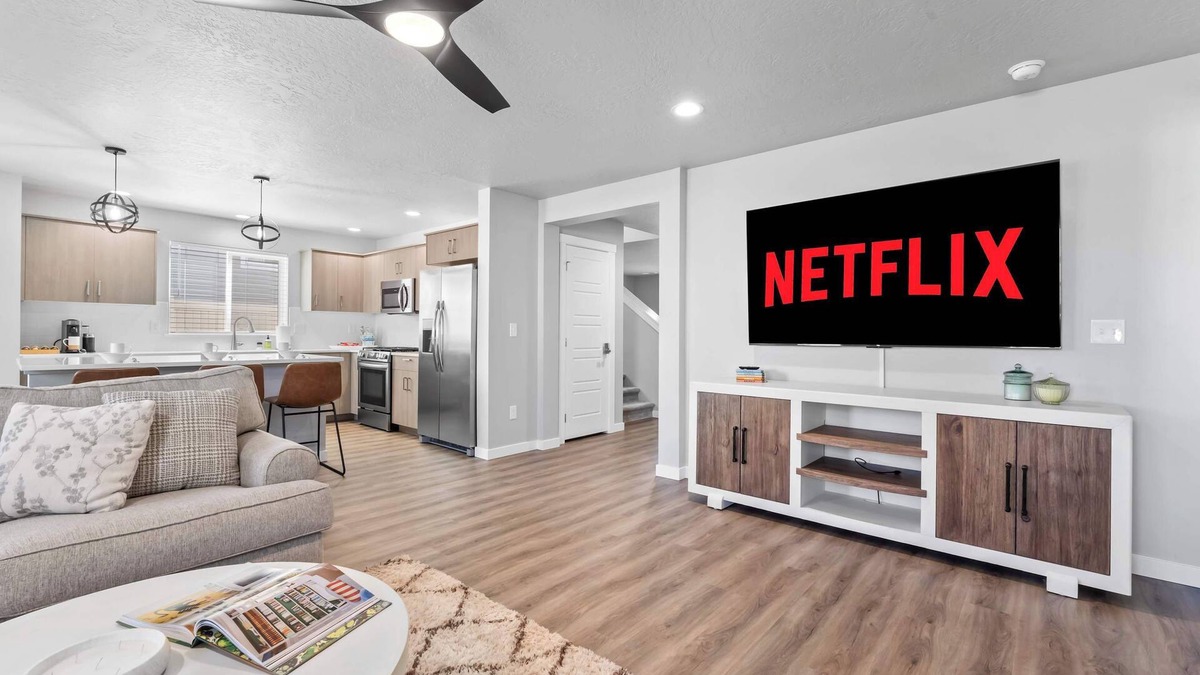 Meridian House | Spacious 5BR - Gamer Room - Hot Tub & Pool Access