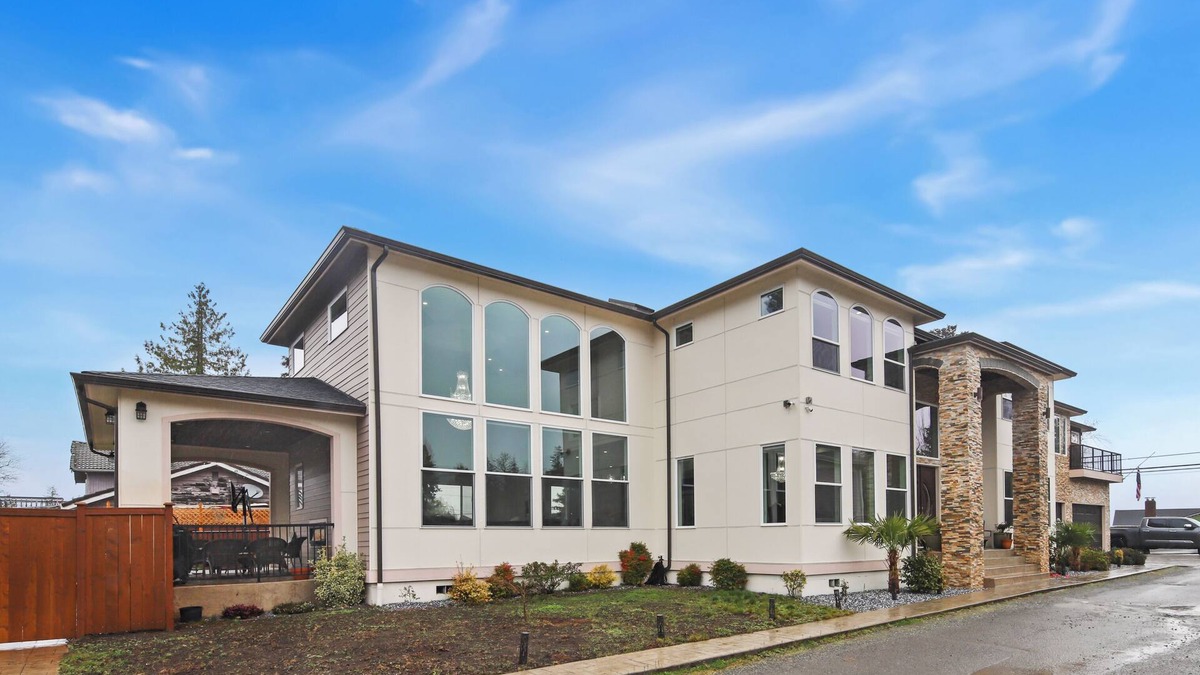 Highline House | Spacious 5BR Retreat New Seattle