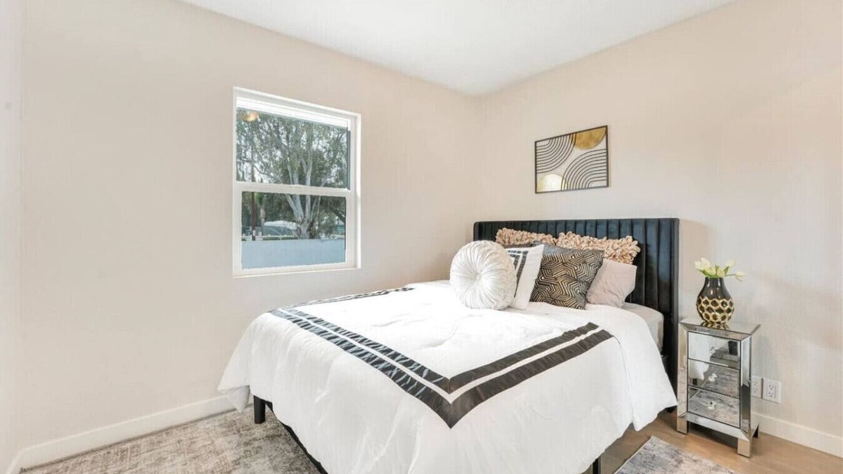 Crest House | Spacious 5BR Retreat-Sleeps 10+