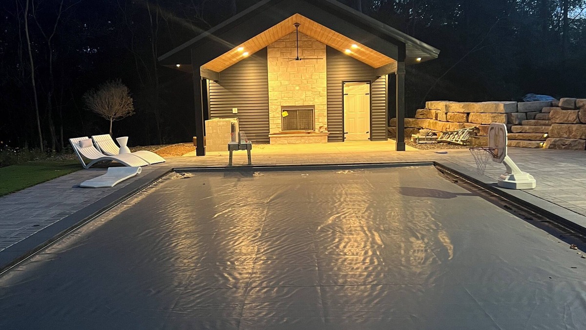 Forest Junction House | Spacious 6-bedroom country house close to Green Bay with heated pool