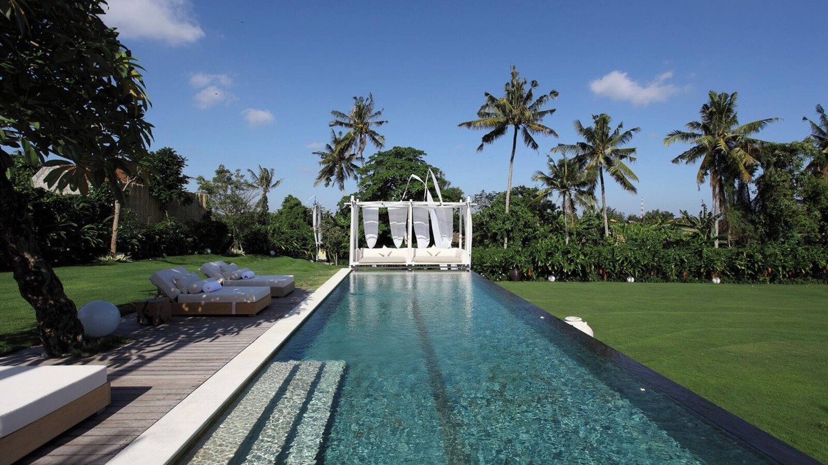 Padonan Villa | Spacious, 6-Bedroom Family Villa in Canggu