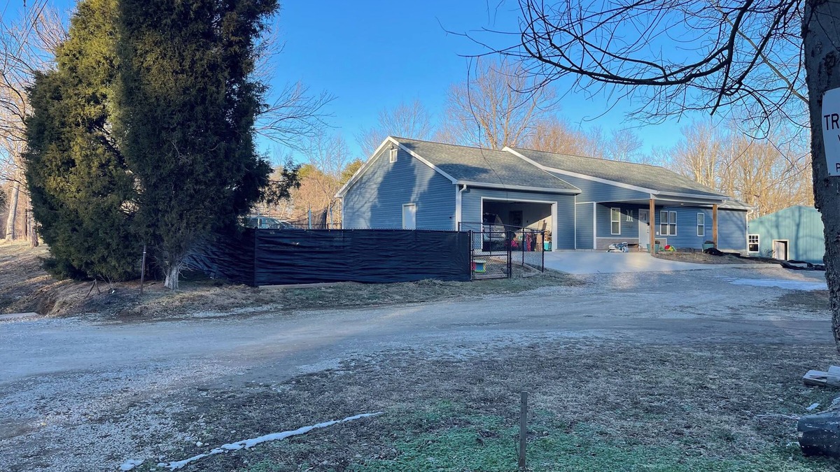 Boonville House | Spacious 6-bedroom house in awesome Boonville with WiFi, 8acres, outdoor gym eq.