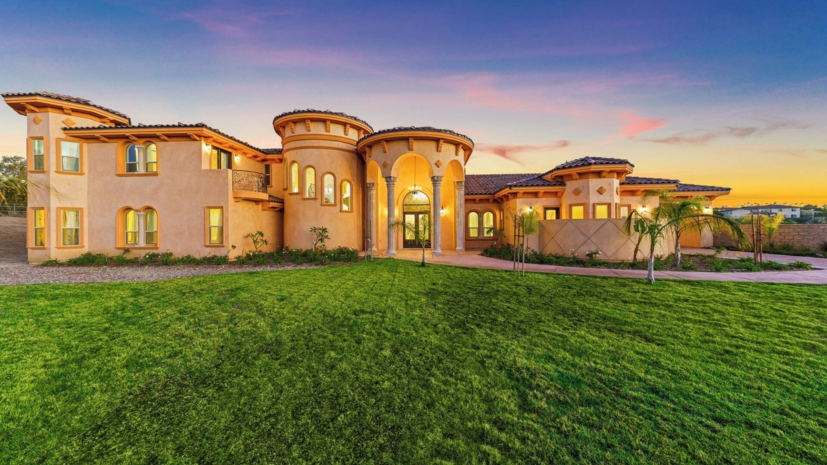 Woodcrest House | Spacious 6-bedroom house in beautiful Riverside Mansion