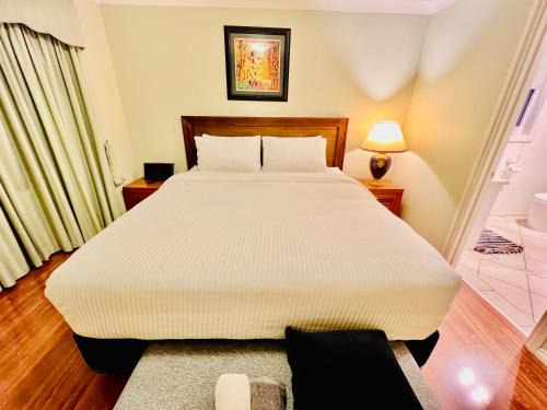 Sydenham House | Spacious 6 Bedroom Holiday Home 15 Min Away From Melbourne Airport