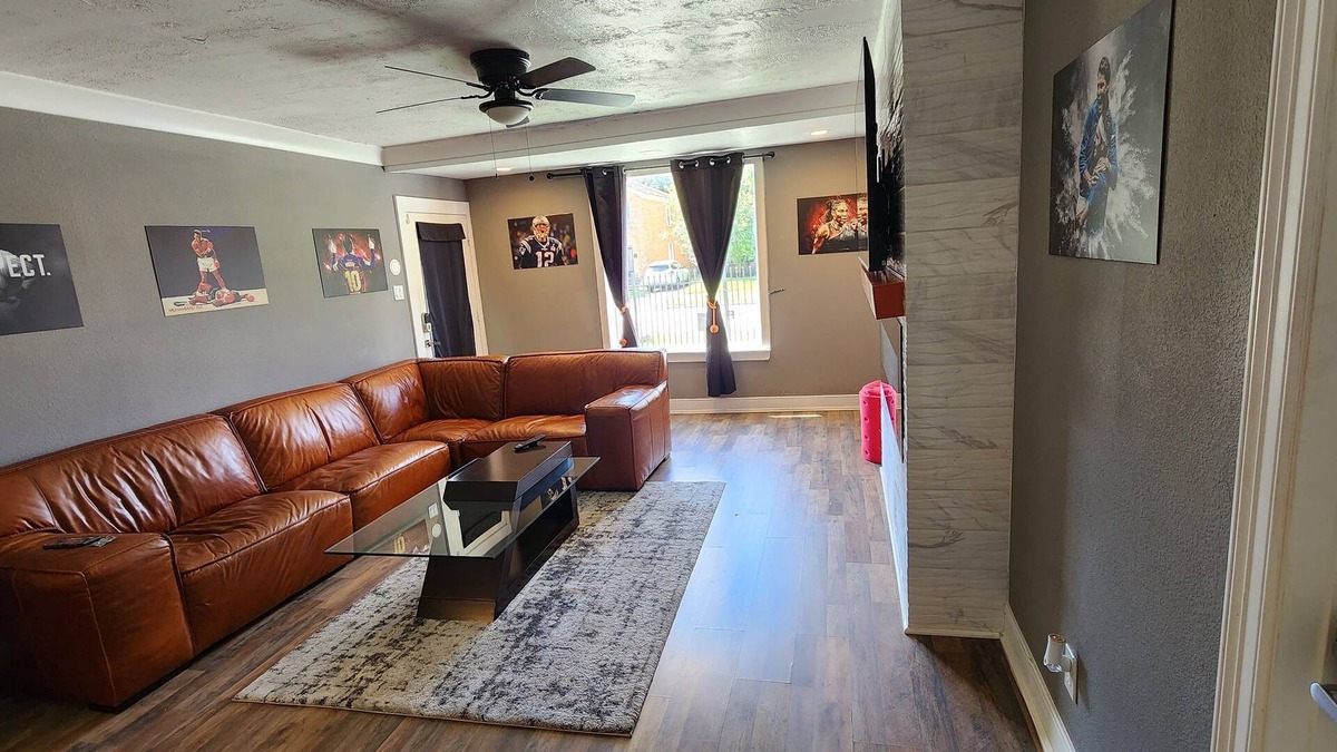 South Central Houston House | Spacious 6-bedroom house in brilliant Houston with WiFi, AC