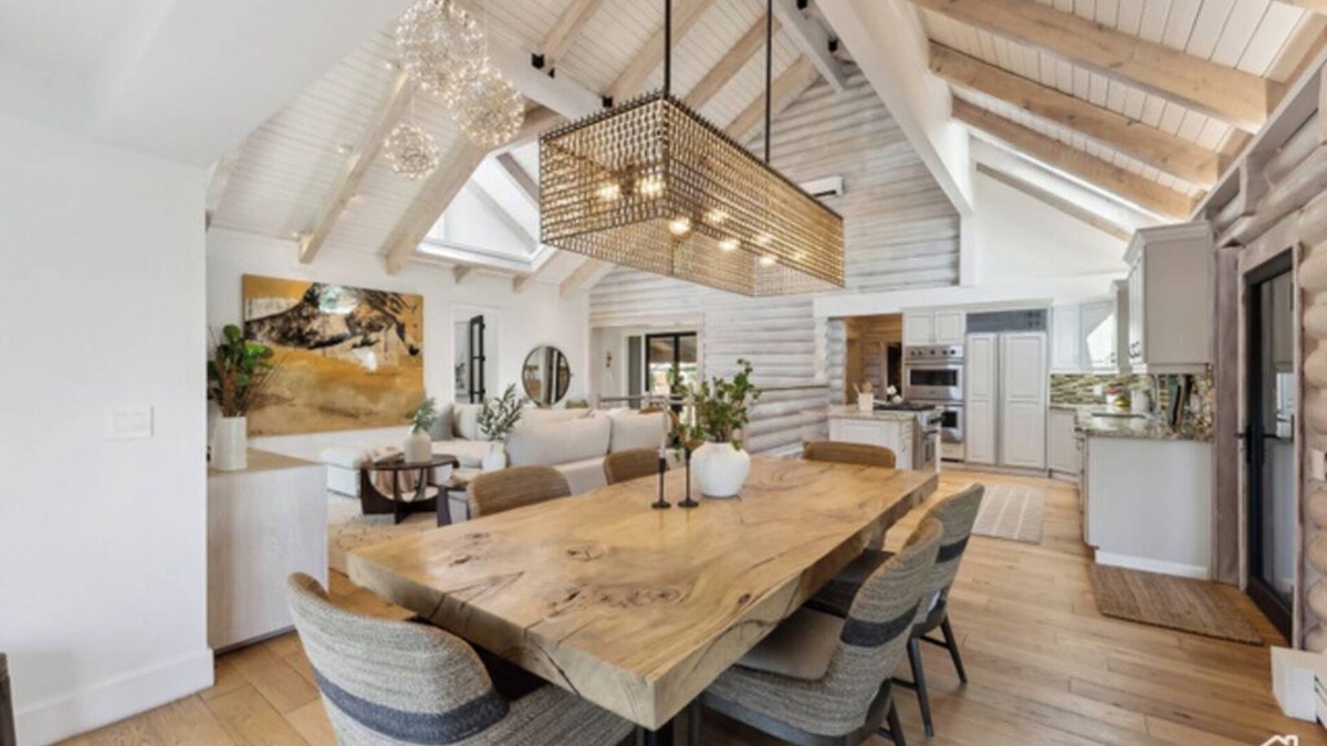 Pinebrook Ski Chalet | Spacious 6-bedroom mountain chalet in Park City with pool