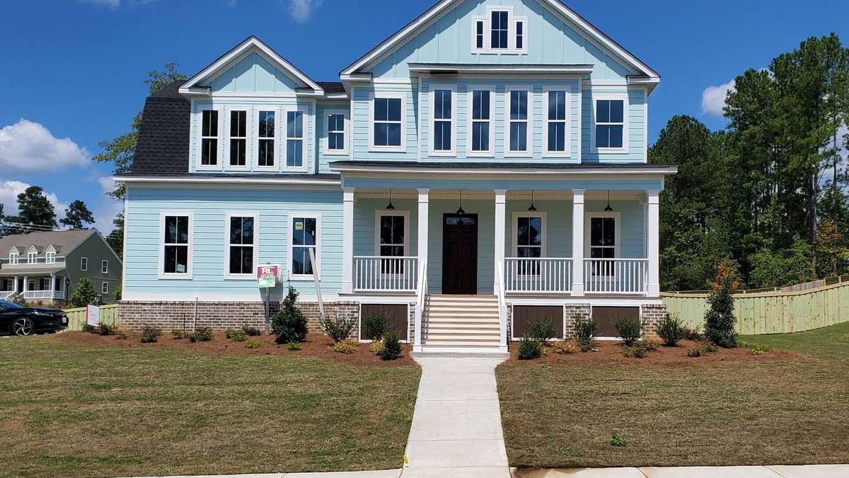 Evans House | Spacious 6 bedroom on golf course (Masters Rental)