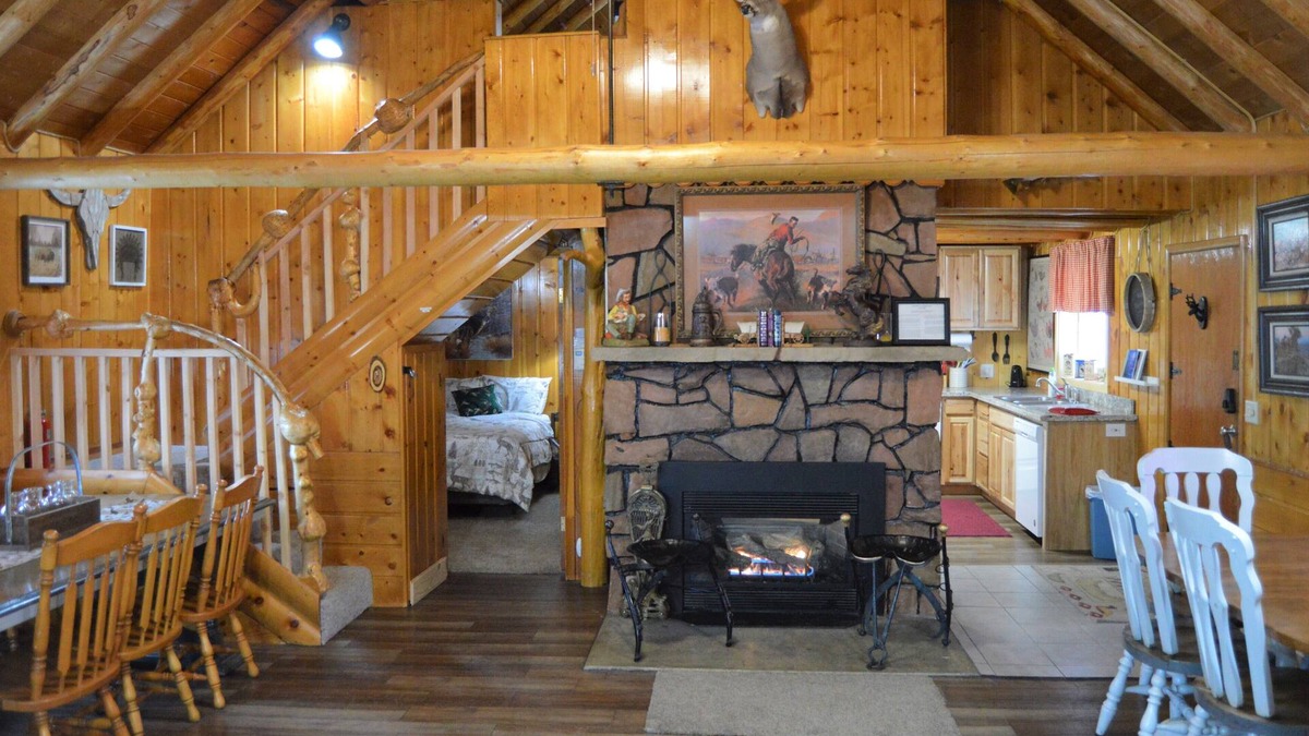 Island Park Cabin | Spacious 6-bedroom cabin in serene Island Park with WiFi, AC, Sleeps 16