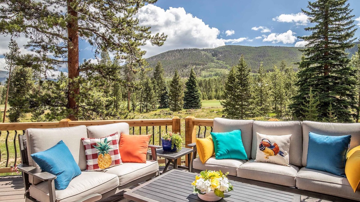 Keystone House | Spacious 6 Bedroom with hot tub on Keystone Ranch Golf Course