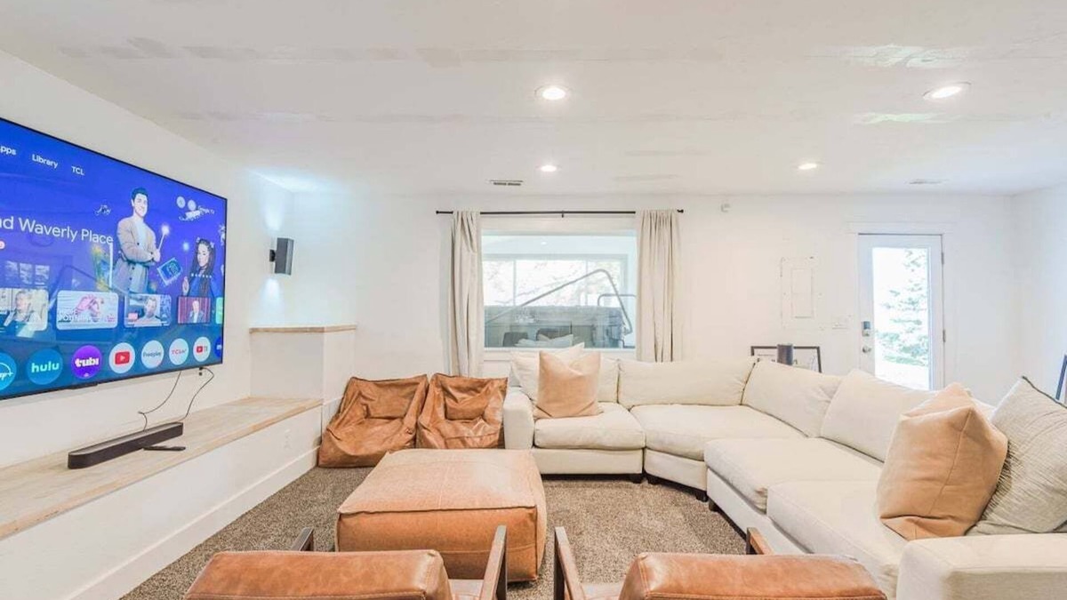 Orem North House | Spacious 6BR Home with Theater & Private Hot Tub