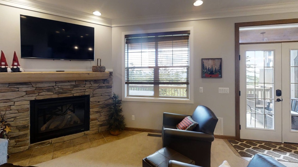 Snowshoe House | Spacious 6BR Mountain Haven with Hot Tub! by RedAwning