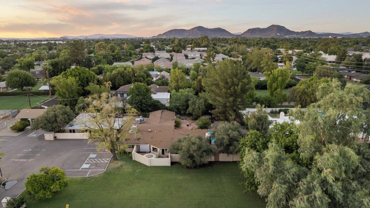 Alhambra House | Spacious 6BR Phoenix Retreat w/Outdoor Oasis Perfect for families & group events