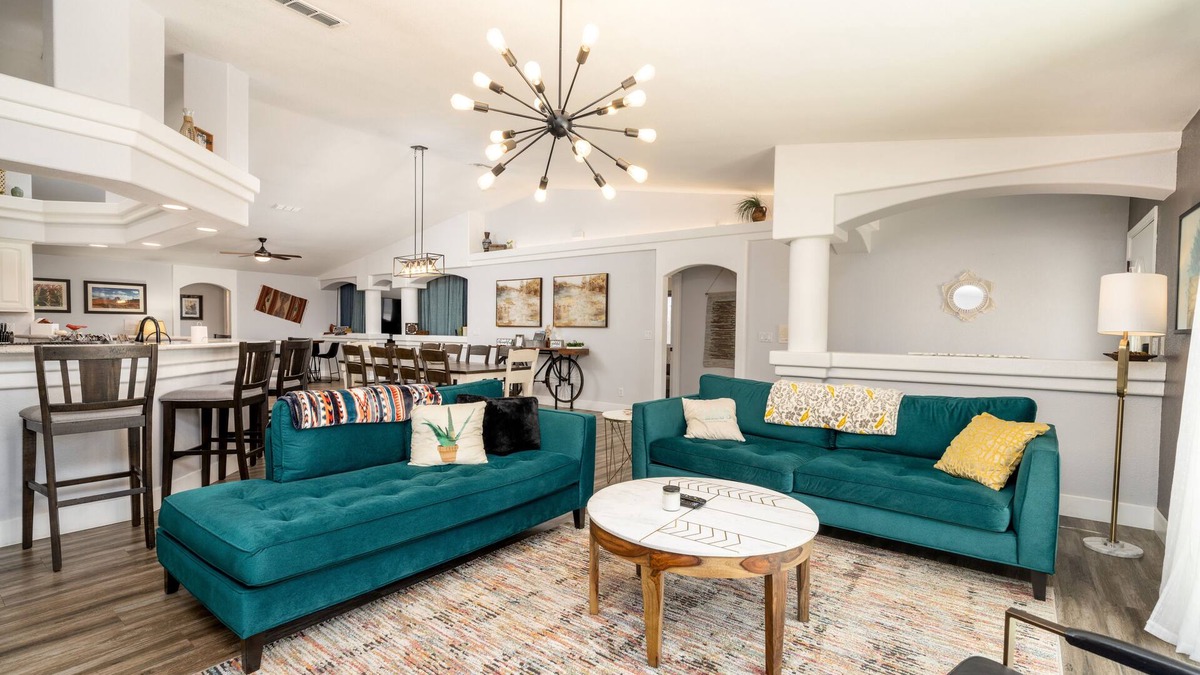 Lake Havasu City House | Spacious 7 bedroom Pool Home for Families & Retreats in the Heart of Lake Havasu