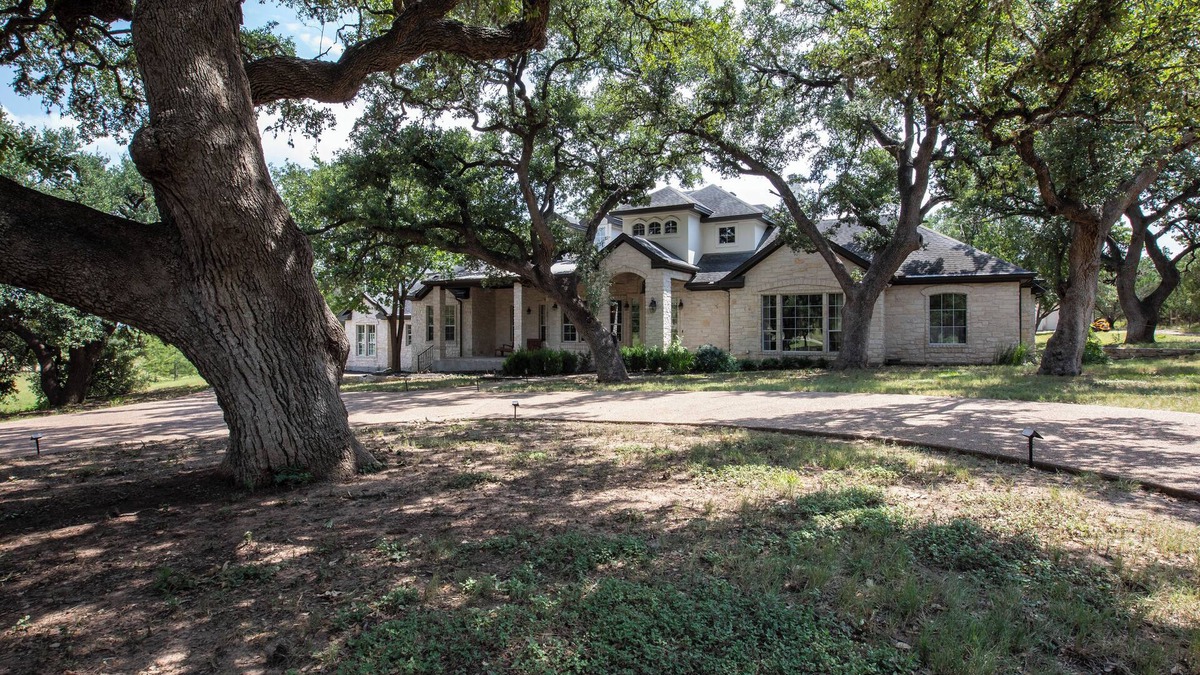 Austin House | Spacious 7-bedroom house at the junction of Austin, Driftwood & Dripping Springs