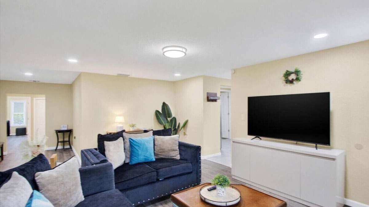 Greater Palm River Point CDC House | Spacious 7-Bedroom Retreat for Groups & Families