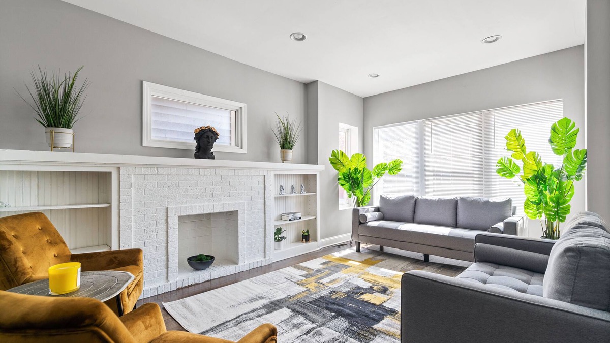 Avondale House | Spacious 8 BDRM + 2 Kitchens + Garage! Sleeps 16!