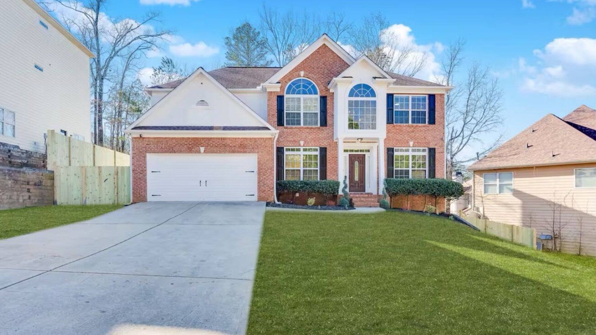 Southwestern House | Spacious 8-bedroom house with WiFi and AC in marvelous Atlanta