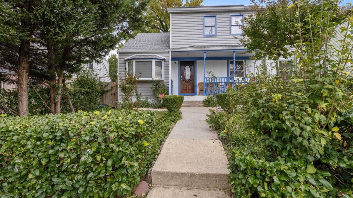 Hyattsville House | Spacious 8-bedroom house with AC and WiFi in charming Hyattsville