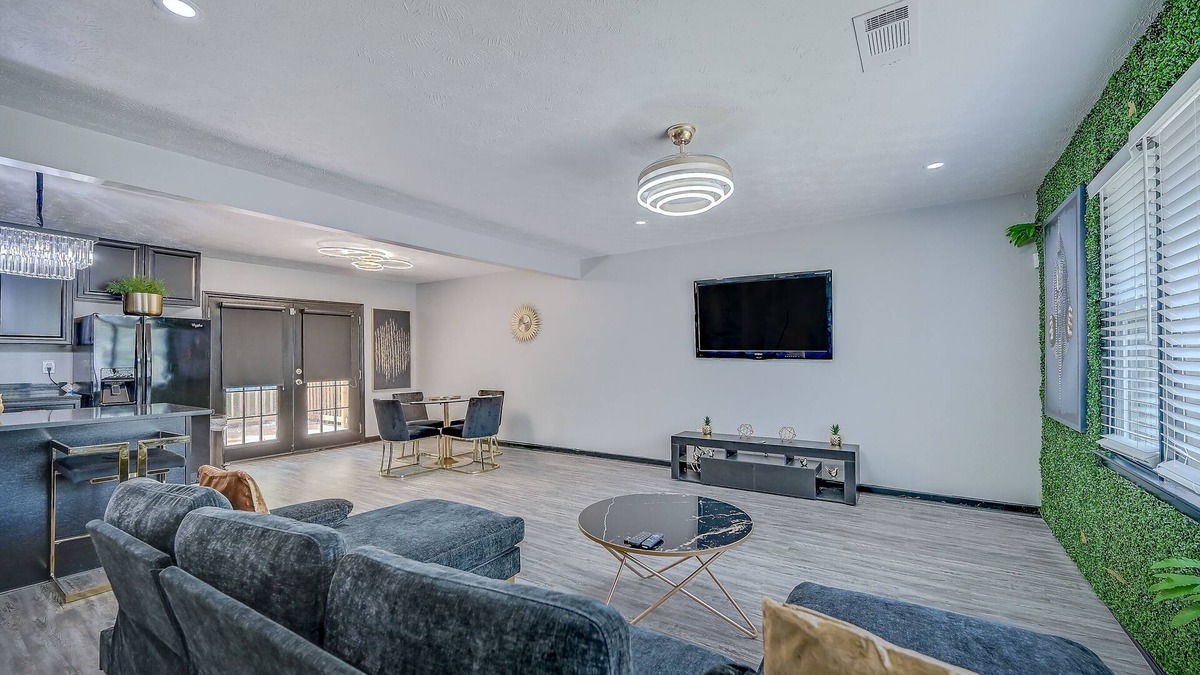 Ellenwood House | *Spacious 8 beds home 15 mins from Downtown*