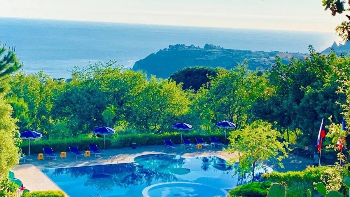 Ricadi Apartment | Spacious 9-bedroom apartment with WiFi, AC in enchanting Ricadi