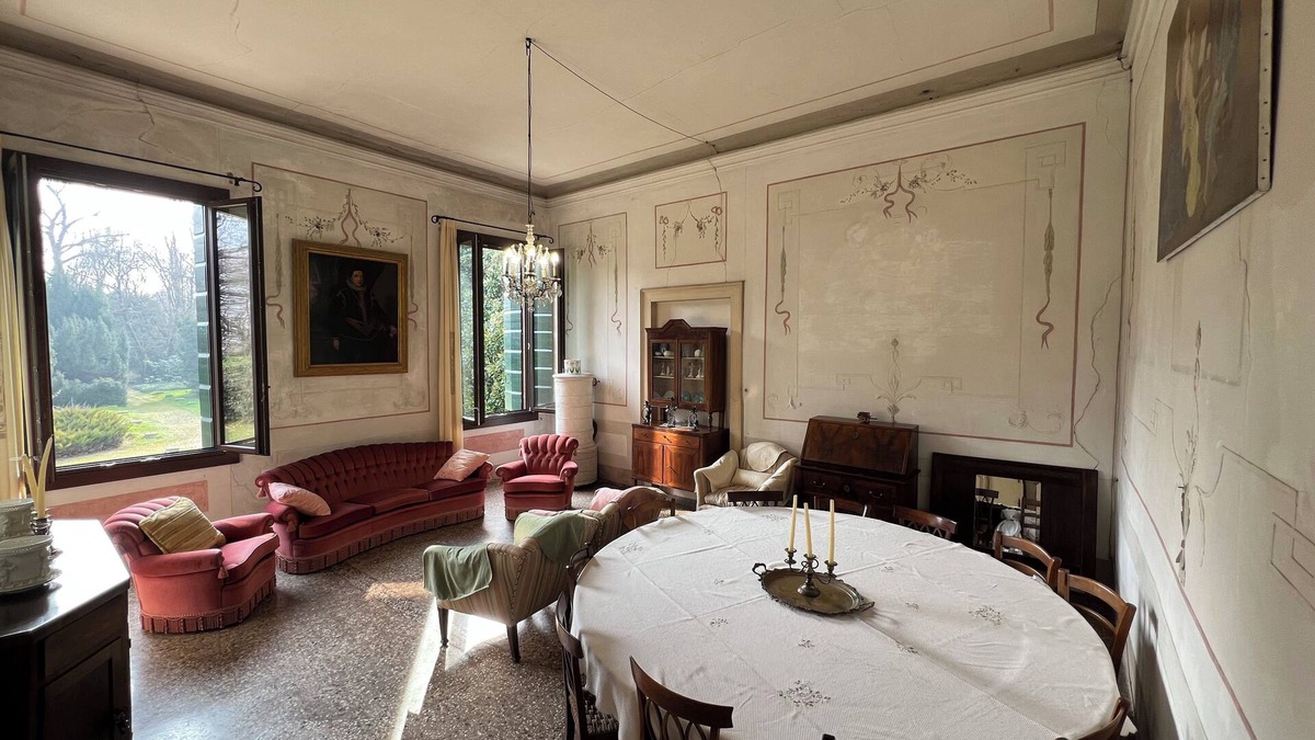 San Pietro Viminario Villa | Spacious 9-AC-bedroom villa 500mq near Venice
