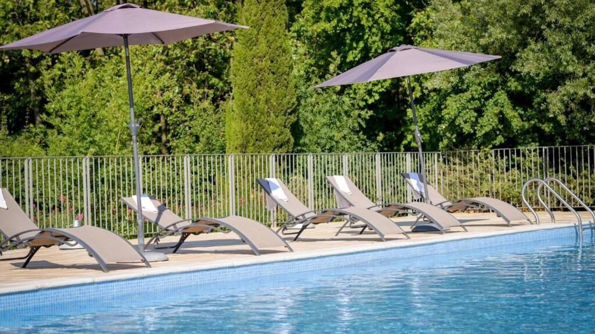Azille Hotel | Spacious Accommodations for Families & Groups, Pool, Scenic Views
