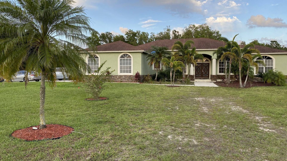 Hunt Club House | Spacious Acreage Getaway with private pool and basketball court