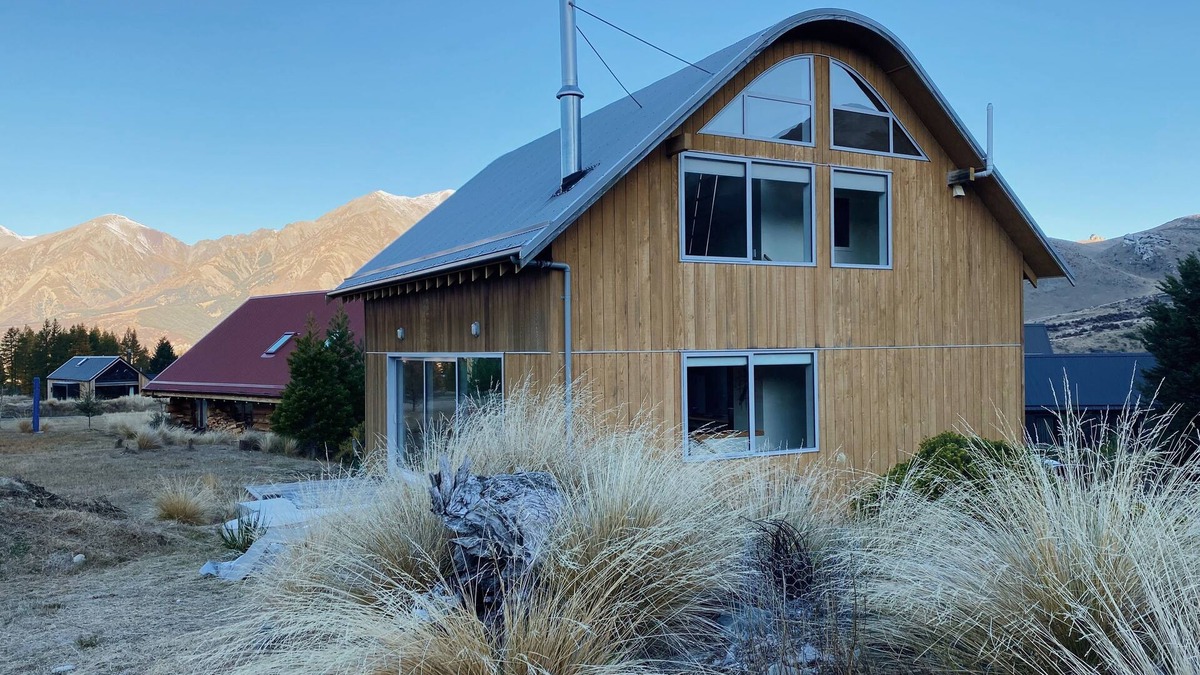 Castle Hill House | Spacious All-Day Sun!